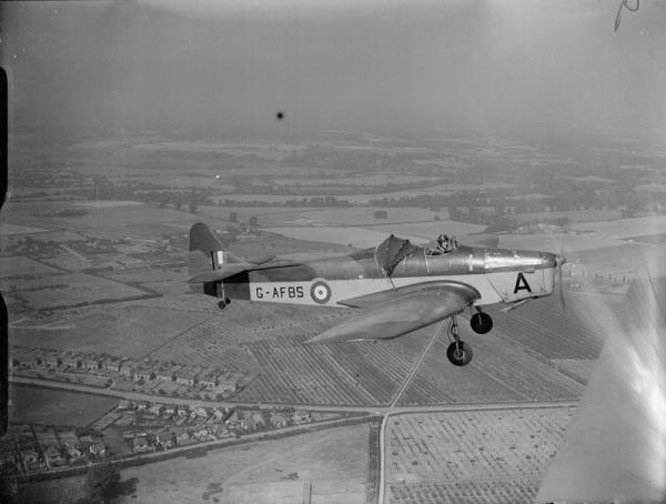 Miles Magister 01 IWM