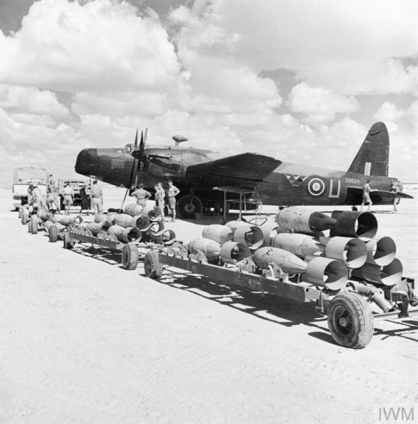 Wellington II Z8524 104 Sqn with 500lb GP bombs North Africa